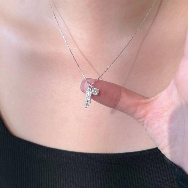 S925 Silver Feather Necklace Moissanite Pendant Simple Elegant Light Personality Collarbone Chain