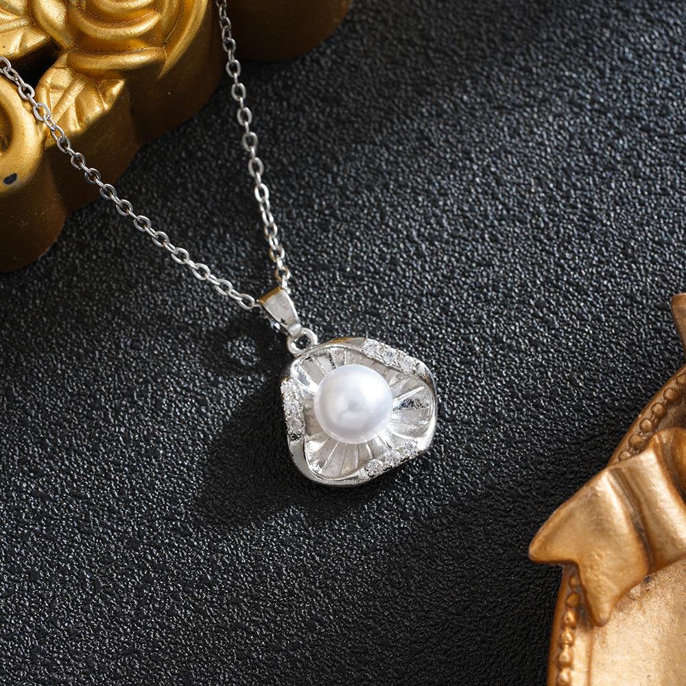 2026 Elegant Chinese Style Pearl & Zircon Flower Necklace - Luxury Versatile Clavicle Chain