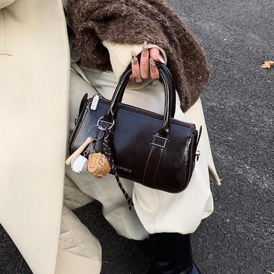 Exquisite Retro Small Bag Women's 2025 Autumn and Winter New Portable Pillow Bag Versatile Fashion Messenger Small Square Bag