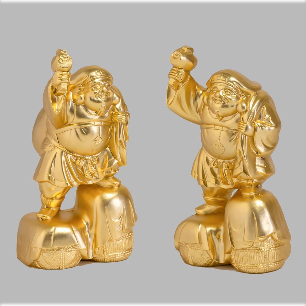 one of the Seven Lucky Gods by Makita a Buddhist Original Buddhist Takaoka bronzeware Daikokuten, (gold-plated/24k gold) Shuun, sculptor. statue,
