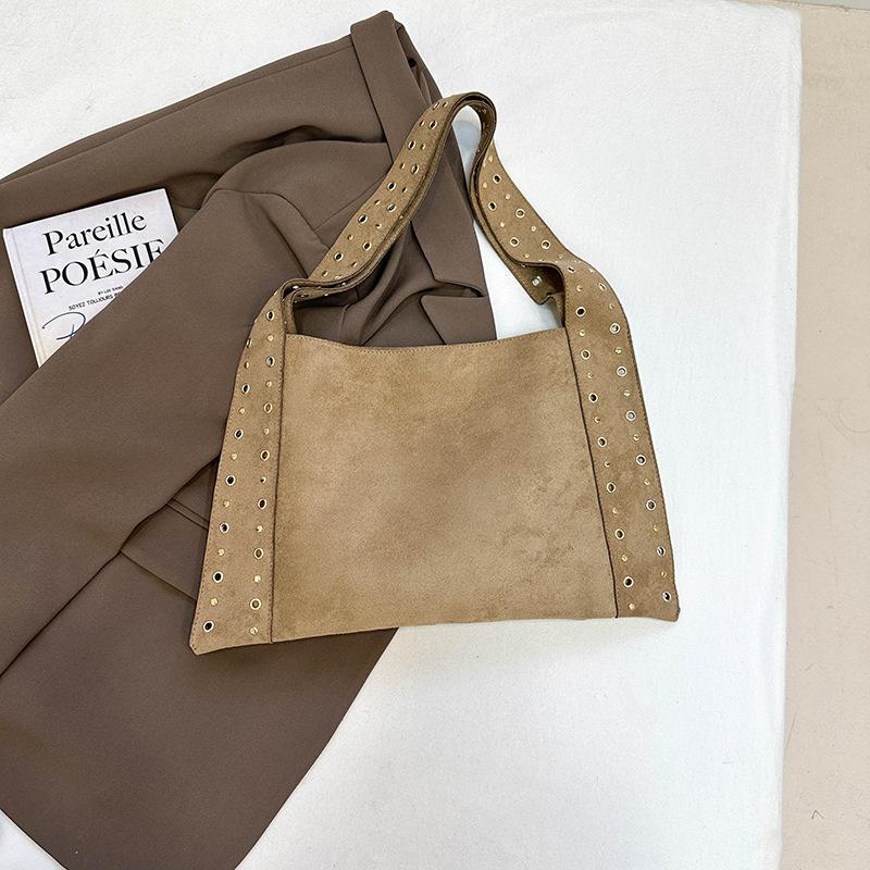 Винтажная женская сумка с заклепками, Модная и трендовая одноплечевая сумка, Маленькая квадратная сумка под мышкой хаки