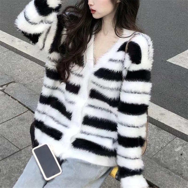 Autumn and Winter Casual Black and White Striped Sweater Loose Lazy and Thin Cardigan Knitted Cardigan Top