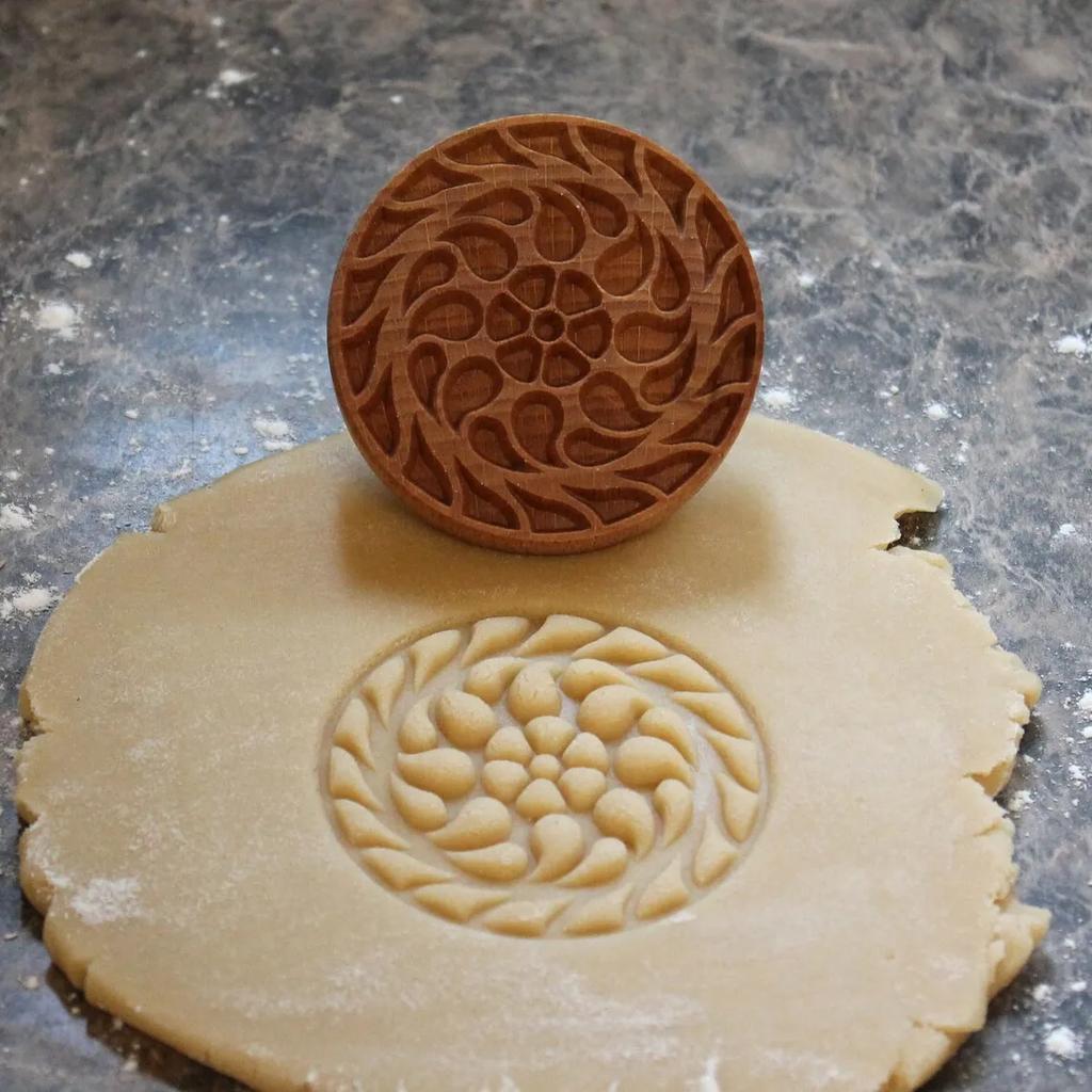 Holz Ausstechform Ausstecher Kekse Stempel Niedlicher Tannenzapfen Blume 3D Kuchen Prägeform Lebkuchen Gebäck- und Backzubehör