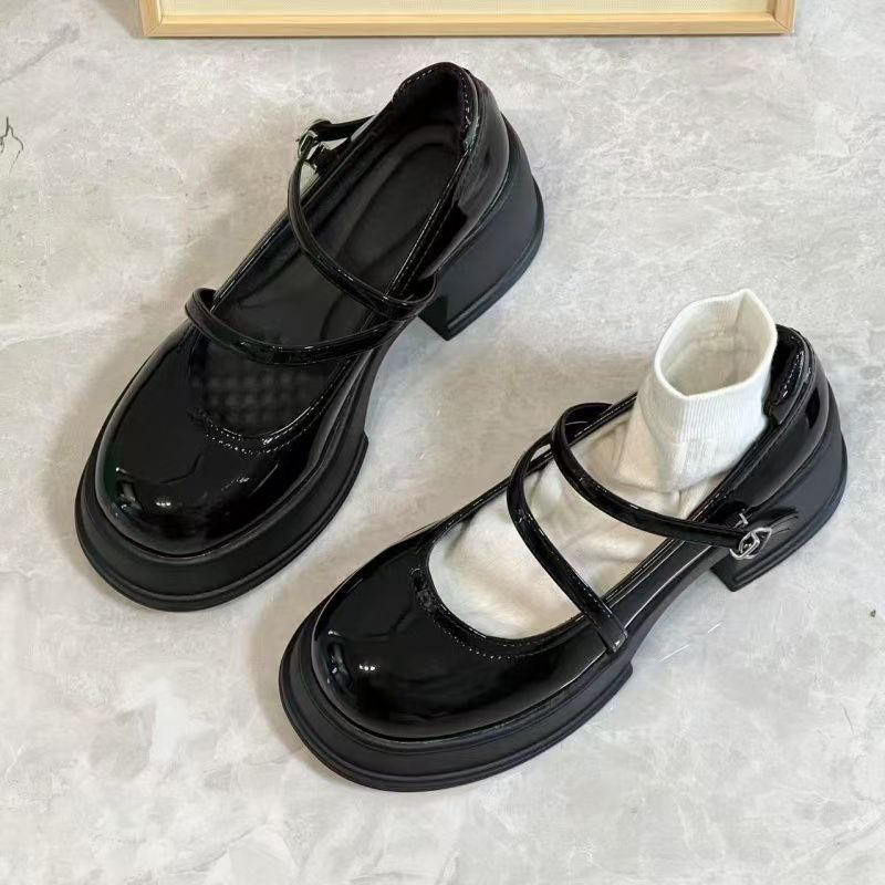Versatile Japanese retro French Mary Jane shoes women's 2025 new autumn black round head high heel platform small leather shoes