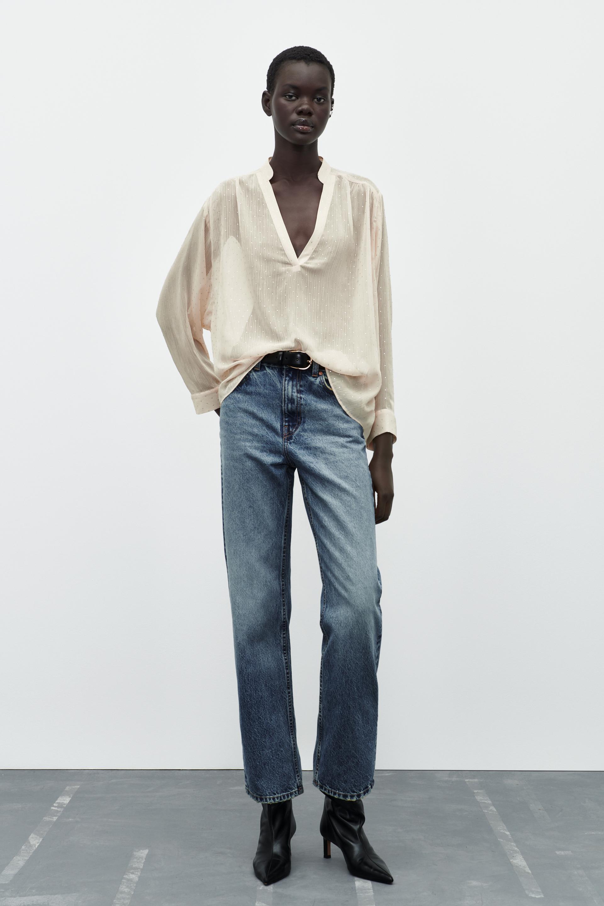 

БЛУЗКА С СТРАЗАМИ