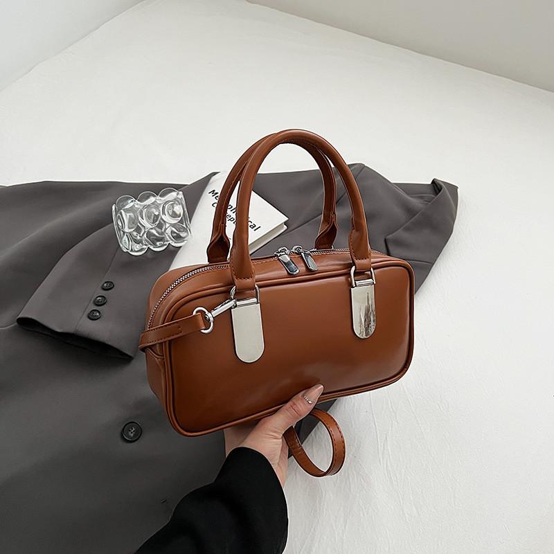 Retro Casual Handheld Small Bag Women 2023 New Korean Style Fashion Small Square Bag High-end Sense Niche Diagonal Package Caramel Color