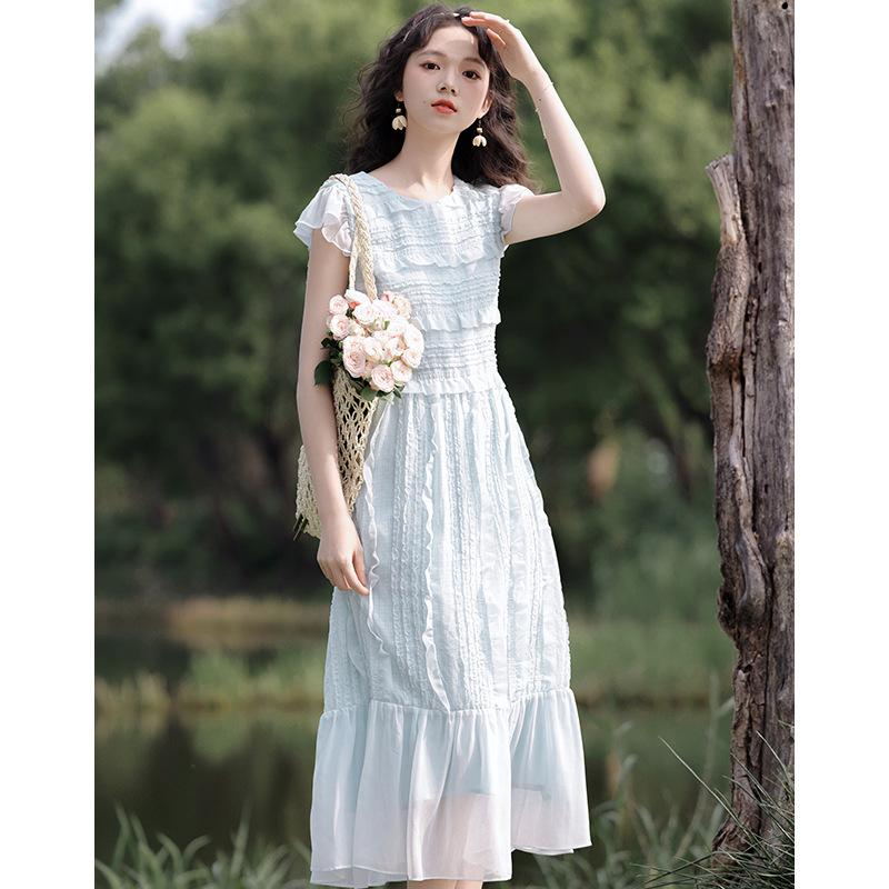 

Летнее женственное платье с плиссированной талией, миди L синий