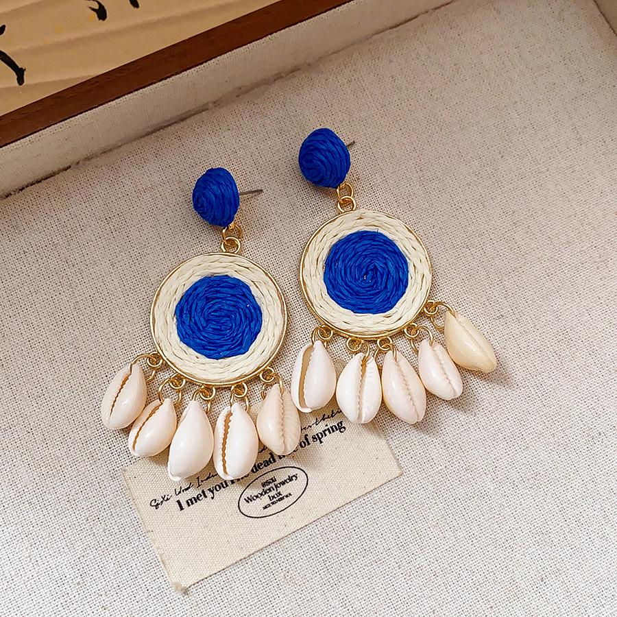 Silver Needle Round Resin Rattan Woven Earrings - Light Luxury High-End Studs, Fashionable Temperament Design