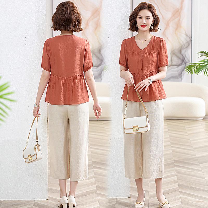 

2026 Summer Collection: Chiffon Blouse and Short-Sleeved T-Shirt Set for Moms Aged 40s-50s 2XL (Recommended 120-135 Jin)