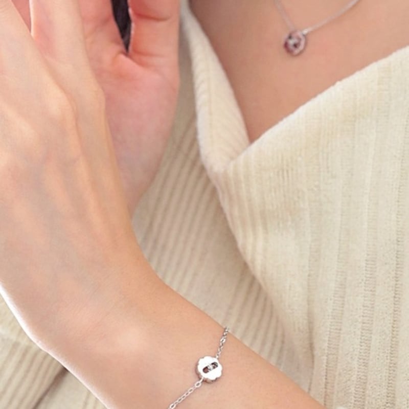 BELLOOGGI Blooming Diamond Bracelet