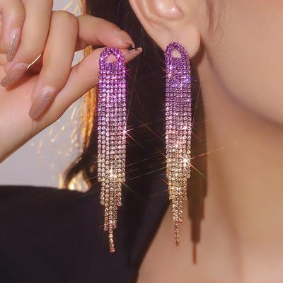 Preciosos pendientes largos con flecos y cambio gradual de color