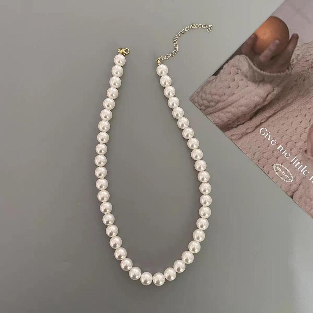 Französische leichte Luxus-Imitationsperlenkette: Elegante, vielseitige Mode-Schlüsselbeinkette für Damen
