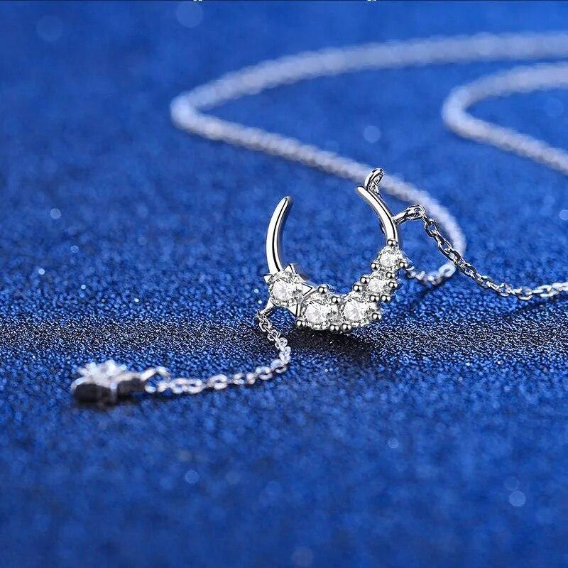 D färg 0.4CT Moissanite Star Moon hänge för kvinnor 45 cm Sparkling Lab Skapad diamant 100% 925 Sterling Silver Halsband