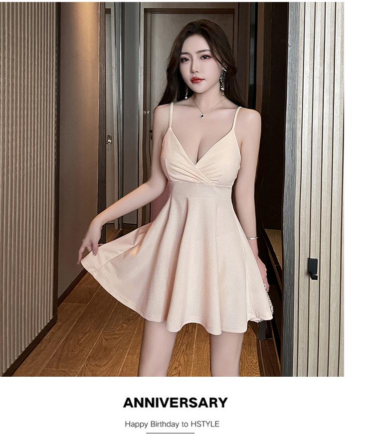 2024 Women's Waist-Hugging Plus Size Sling Dress - Flattering, Slimming, Short Skirt with Large Swing Hem