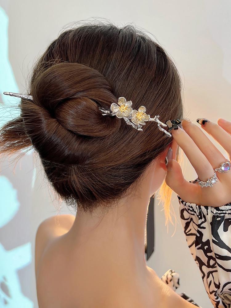 Exquisite Vintage-Inspired Tassel Hairpin for Women - Elegant Hanfu Cheongsam Style Headdress
