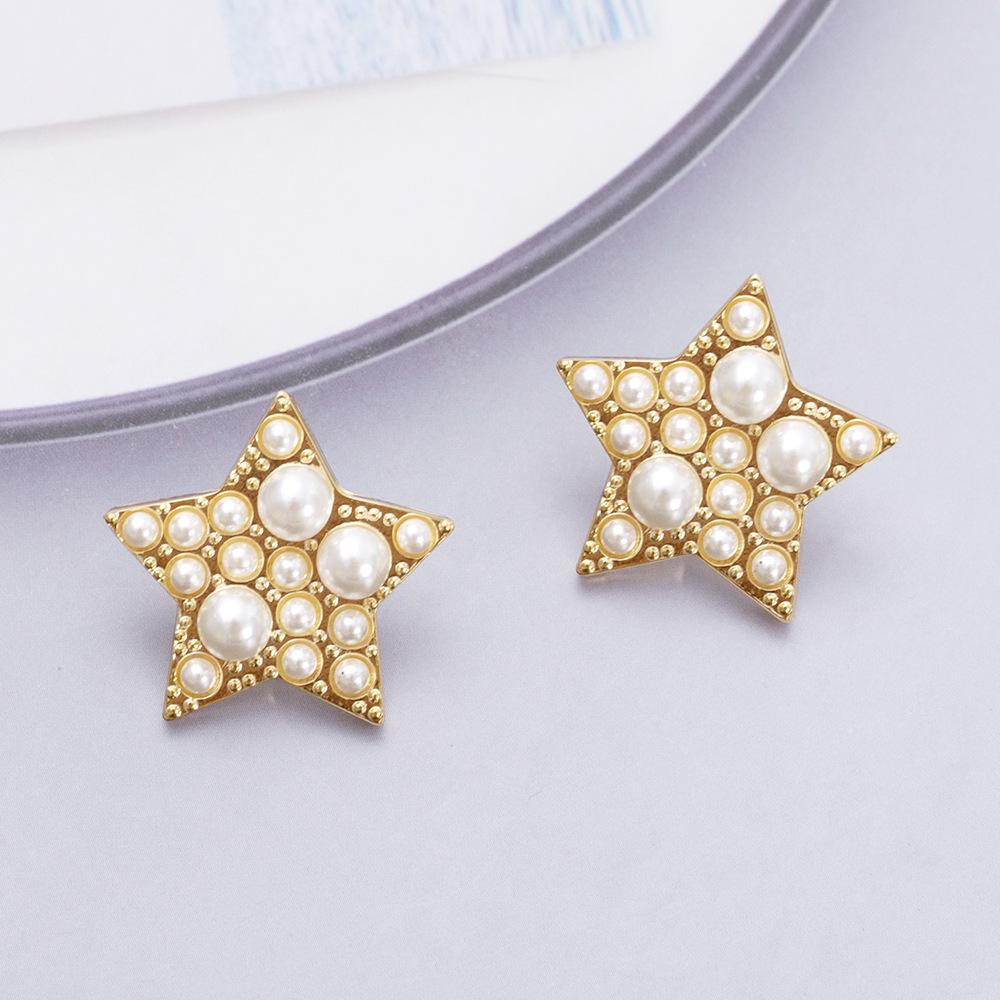 

Korean Style Retro Women s Zinc Alloy and Imitation Pearl Star Stud Earrings золотой