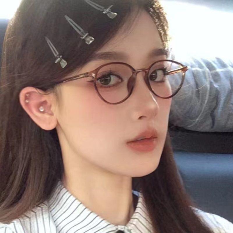 Ultra Light Oval Japanese Small Frame Myopia Glasses Women Go Out Early Eight Commuting Retro Flat Glasses White Eye Frame