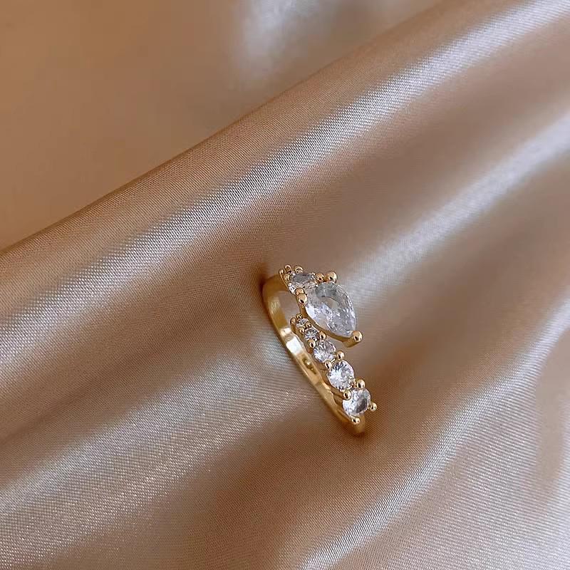 Adjustable Zircon Snake-Shaped Fashion Ring - Unique Design, All-Match Accessory for Women