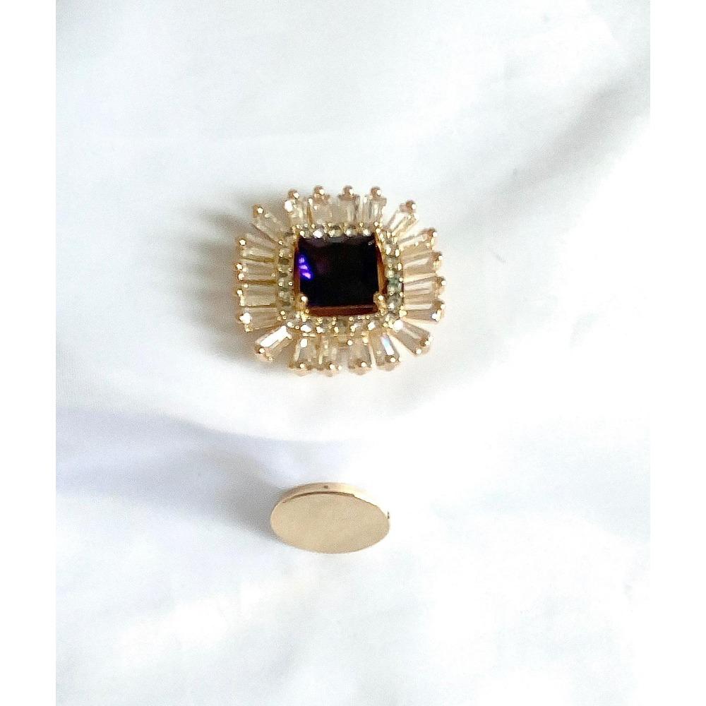 

Лепесток геометрический магнит брошь женский анти-свет японский и корейский Ins Tide жемчуг личность темперамент пальто корсаж мода фиолетовый