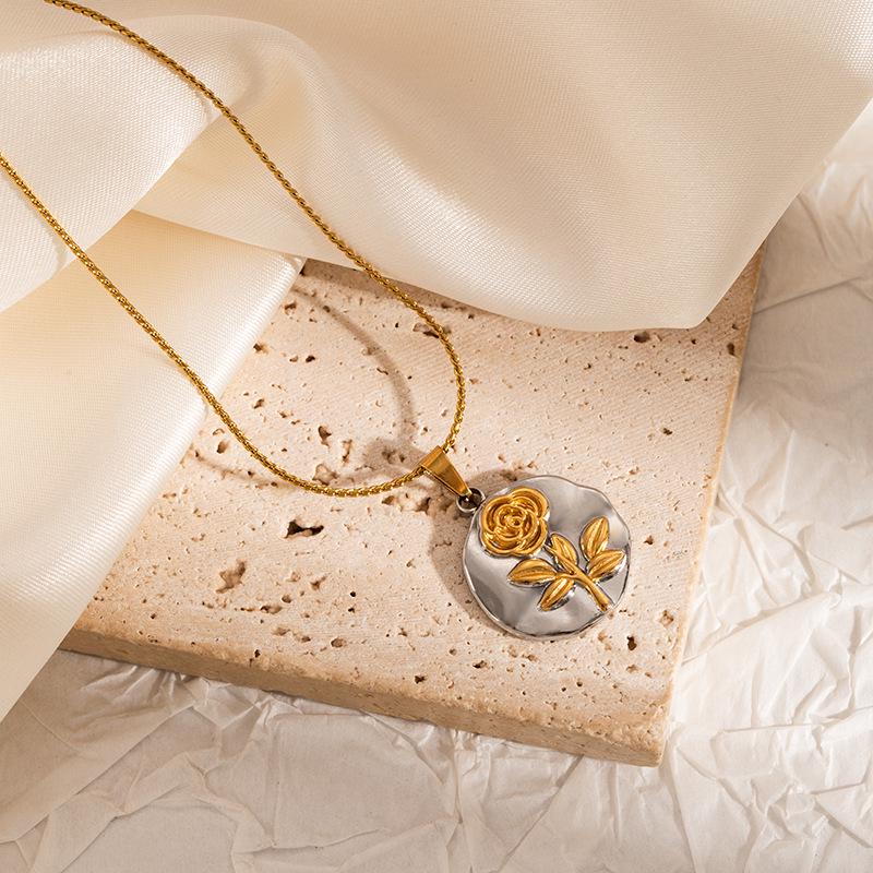 Luxury Heart Flower Stainless Steel Clavicle Necklace