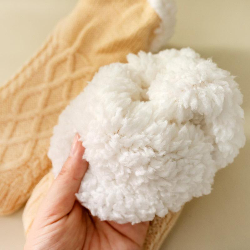 Men's & Women's Fleece-Lined Winter Floor Socks: Thick, Warm, Indoor Slipper-Style with Dots.