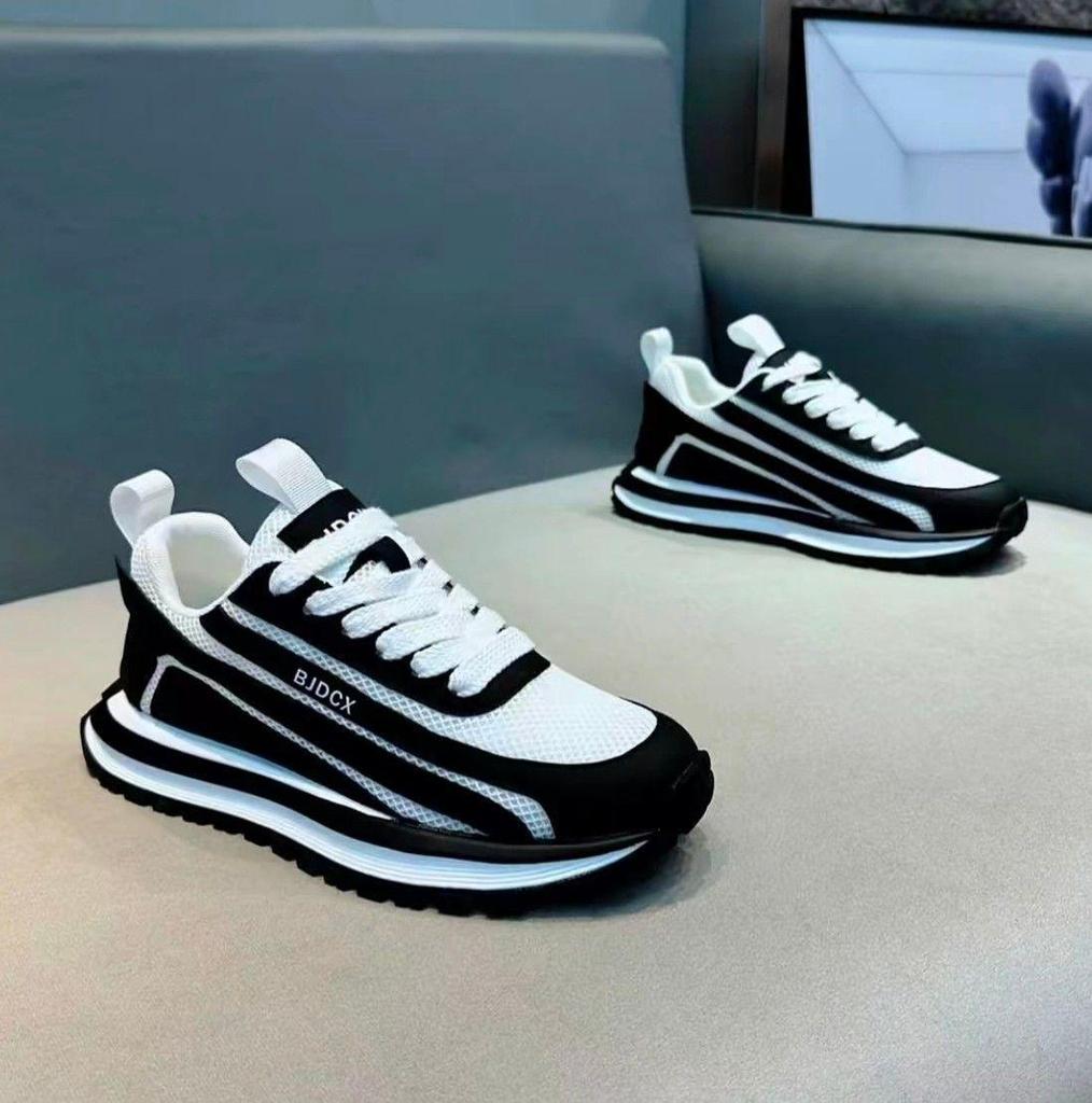Men's Trendy European Mesh Running Shoes - Versatile & Breathable Casual Sneakers for Teens & Dads