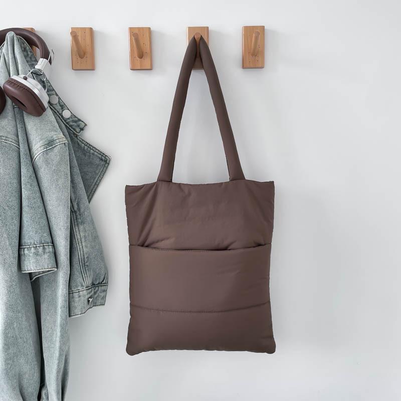 

2025 новая стеганая хлопковая сумка осень-зима повседневная и легкая однотонная сумка-тоут портативная сумка для поездок под мышкой