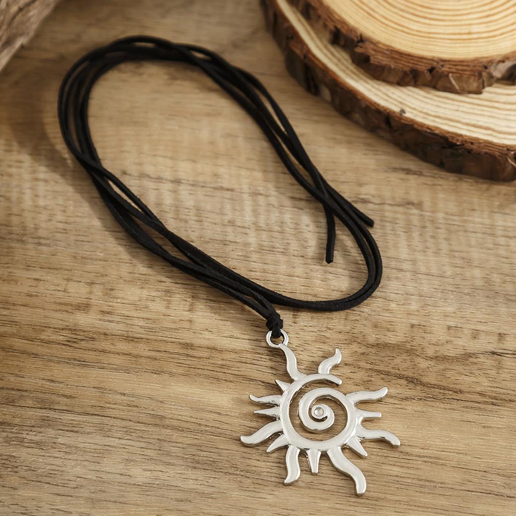 Chic Collar Necklace Clavicle Chain Adjustable Choker Charm Cool Necklaces Fashionable Jewelry Elevating Your Look