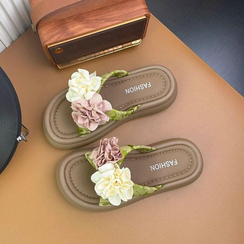 Korean version of sweet flower one-word women, light and comfortable in summer, wearing small flower cool slippers, thick-soled slippers