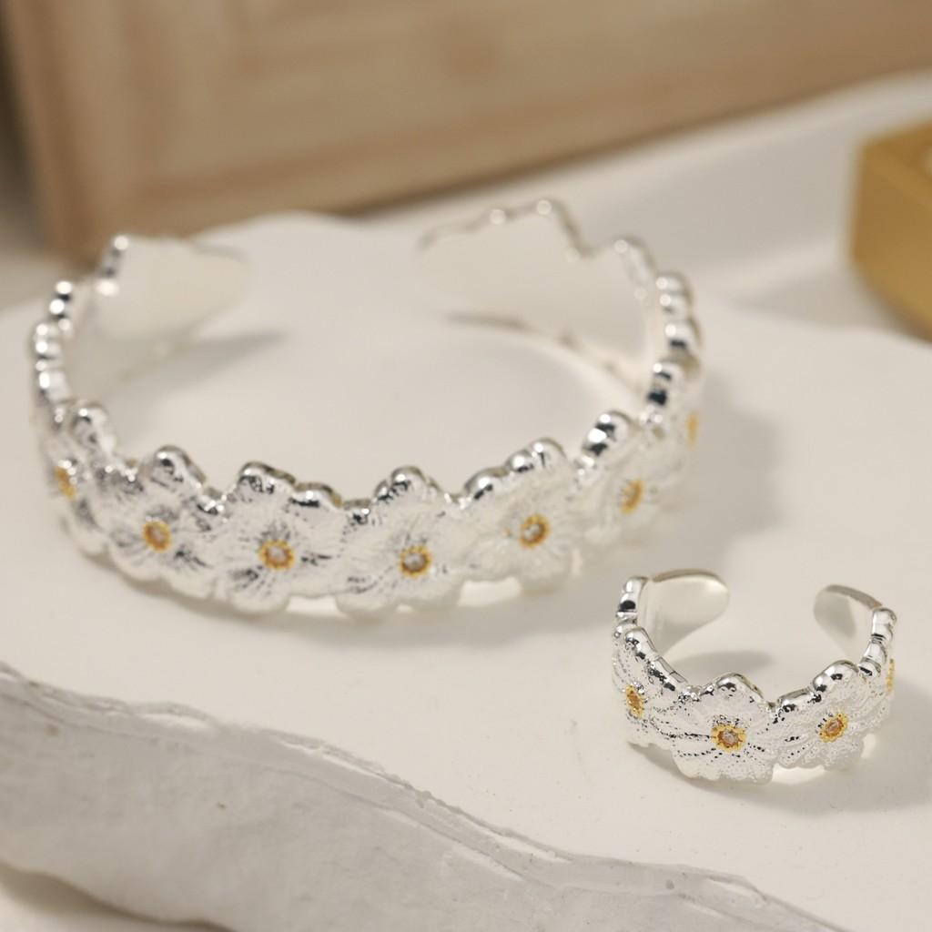Italian High-end Jewelry Brand Retro Palace Wind Belt Diamond Brushed Four Leaf Clover Shell Agate Jade Bangle 18k Thick Gold Color Separation