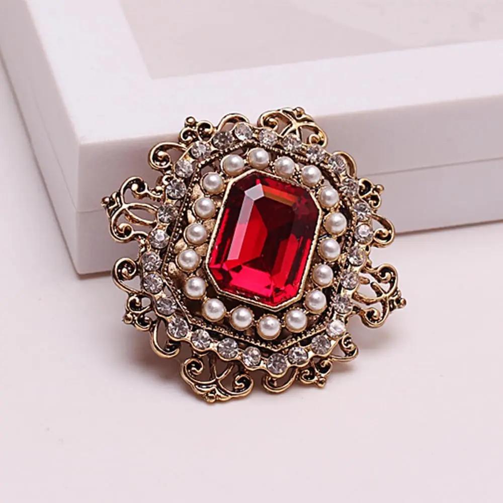 Vintage Rhinestone Brooch for Women Girls Baroque Rectangle Crystal Simulation Pearl Corsage Wedding Gift