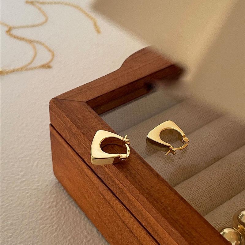 

Трендові кліпси для вух нішевого дизайну високого класу 2022: Елегантні сережки-голки сріблястого кольору в стилі знаменитостей для жінок