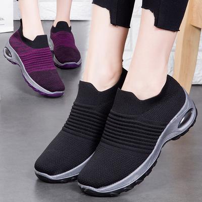 Neue Schaukel-Schuhe Damen Luftkissen weiche Sohle rutschfest Fly-Woven atmungsaktive Freizeitschuhe Ein-Pedal Mittelalterliche und ältere Mutter Schuhe