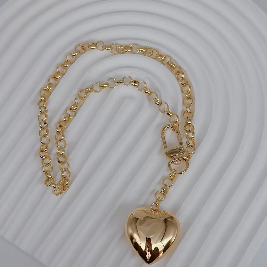Love Pendant Collarbone Chain Fashion Popular Peach Heart Alloy Necklace Heart Necklace Women