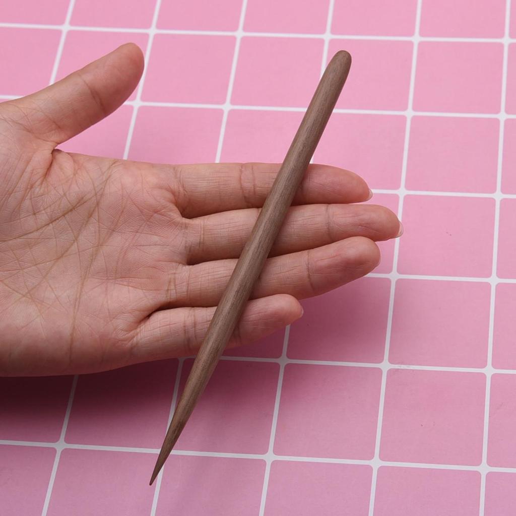 Ultra-Light Walnut Wood Knitting Needles with Clay Details for Wrinkle-Free Figure Clothes