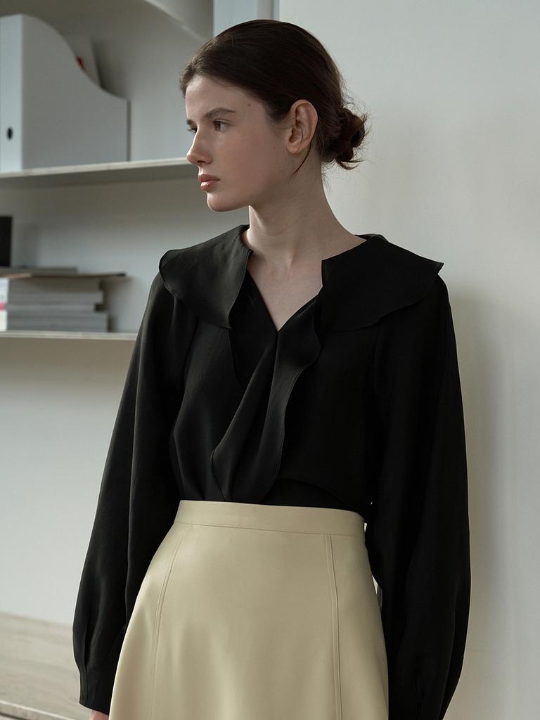 MOMET Liaf Blouse Black