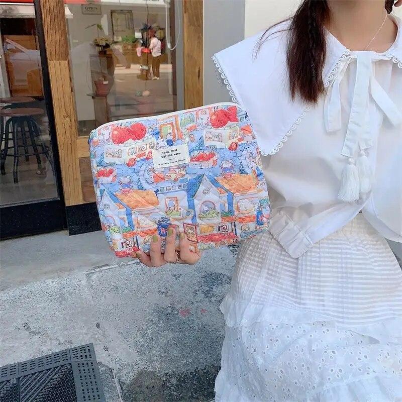 New Fashion Soft Quilted Makeup Bag Large Capacity Portable Clutch Cosmetic Bag Skincare Toiletries Bag Travel Organizer Pouch