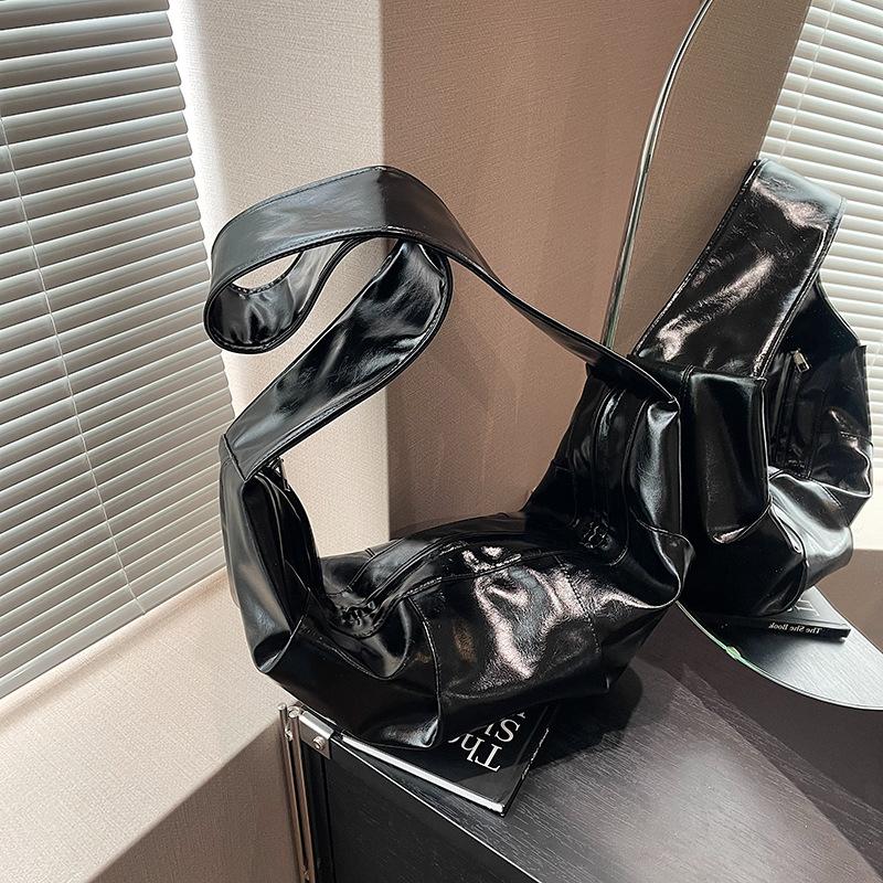 

Сумка-мессенджер для женщин с расширенным чувством иностранного заказа, большая вместимость, 2024, новая модная сумка-мессенджер, плиссированная сумка для пельменей чёрный