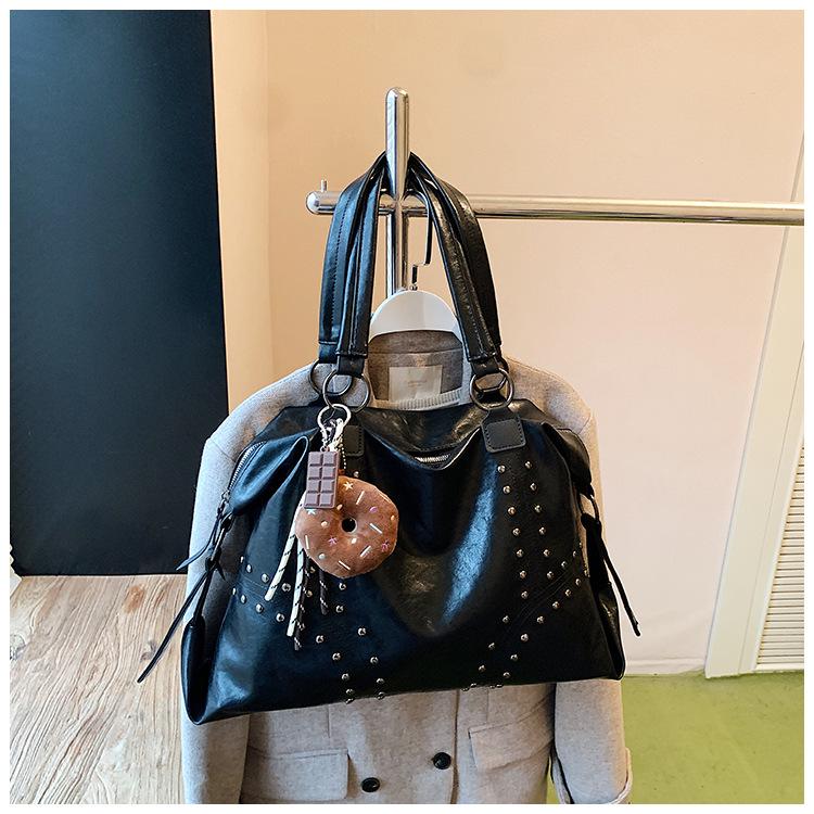 

Retro Rivet Shoulder Bag - Versatile Large Capacity Tote & Crossbody for Women Without Pendant чёрный