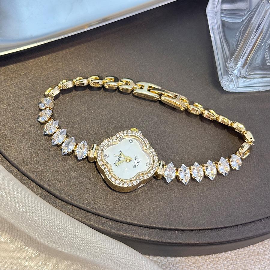Bracelet Combination Zircon Small Exquisite Rhinestone Luxury Watch Small Watch Quartz Watch