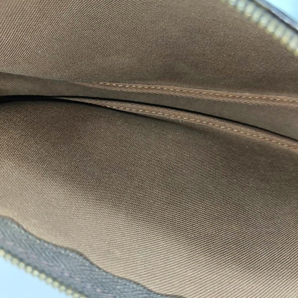 [Pre-Owned] Pochette Monogram Zip Closure PVC Handbag - Good #IJOPJV