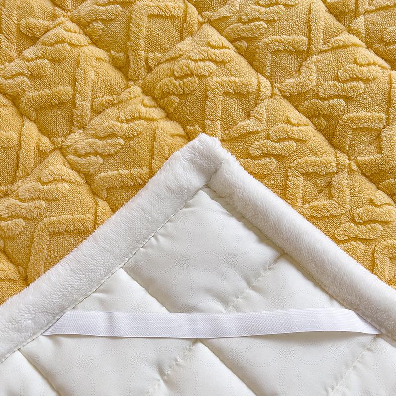 Plush Fleece-Lined Winter Mattress Pad for Dorm Beds