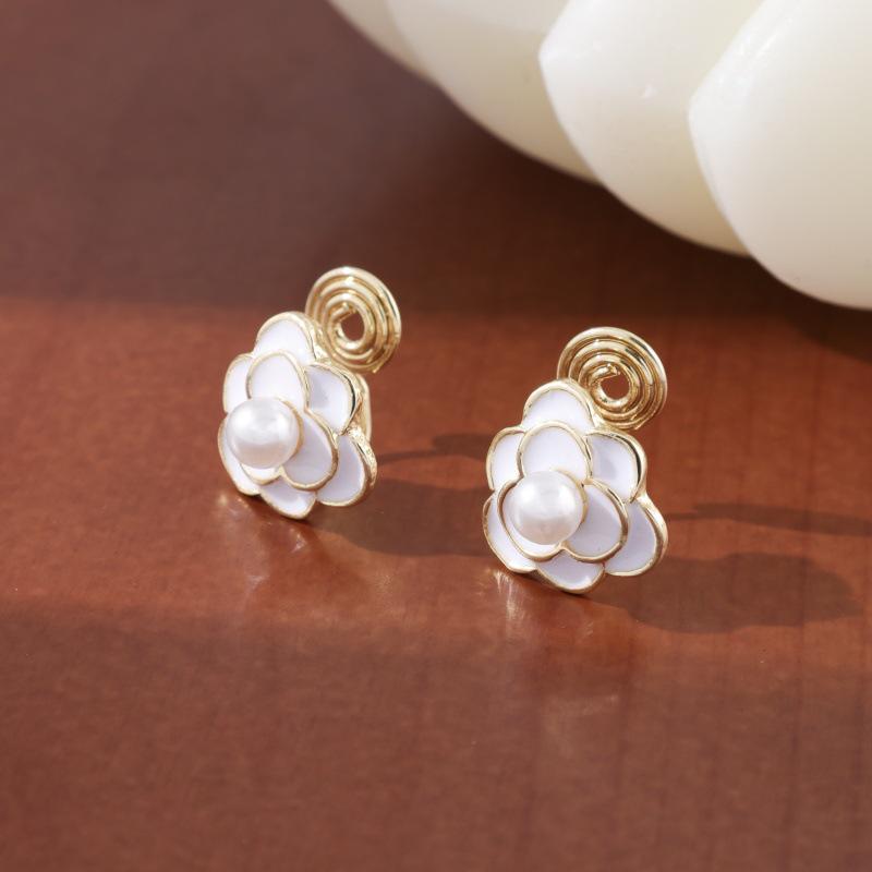 Vintage French Pearl No-Pierce Earrings: Elegant Luxury Clip-ons for Women