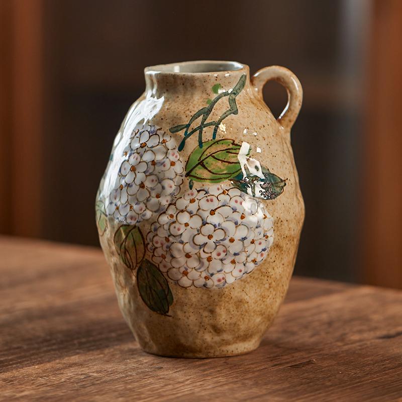 Valley Ceramic Vase: Japanese Retro Hand-Painted Single-Eared Sunflower Pot for Living Room Flower Arrangements
