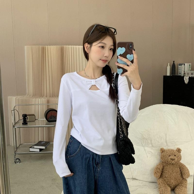 Designed with Careful Design Hollow Twisted Long-sleeved T-shirt Women in Early Autumn New Style Slimming Base