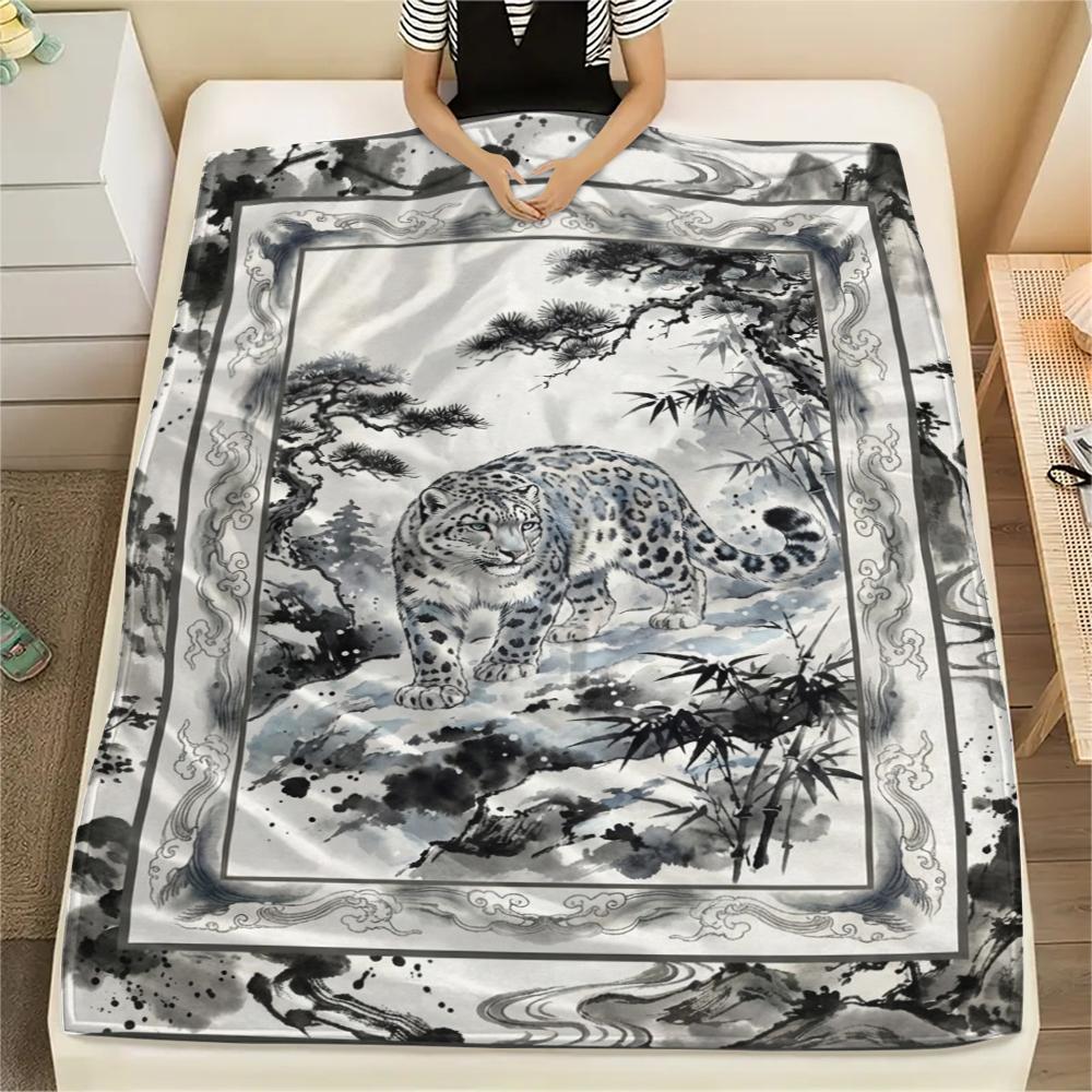 Snow Leopard Animal Print Flannel Blanket, High quality Comfortable for All Seasons, Home Decor, Warmth and Comfort, Perfect for Christmas Gifts110