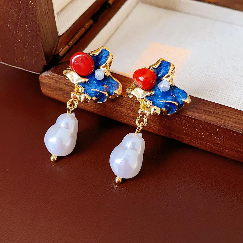 Medieval Vintage Silver Needle Earrings, Temperament Light Luxury Court Style Pearl Earrings Versatile High-end Retro Earrings