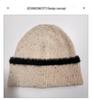 Rote Wollmütze: Unisex Wintermode, Warm & Vielseitig