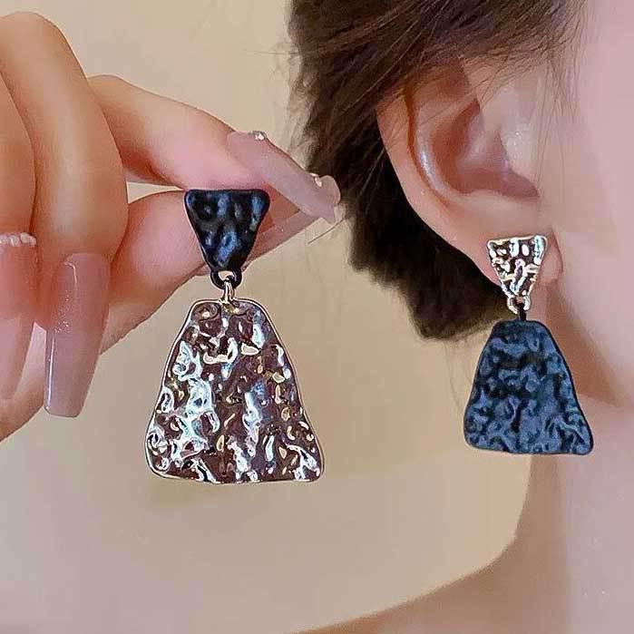 Koreanischer Stil Nicht-Piercing Ohrclip mit langem Quaste, Perlmutt Schmetterlings Design für Damen - High-End, Coole Mode.