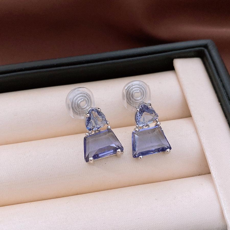 

Серьги-подвески с циркониевым треугольником, простые и модные, универсальные серьги-гвоздики, нишевые, легкая роскошь, высококлассные серьги, женские